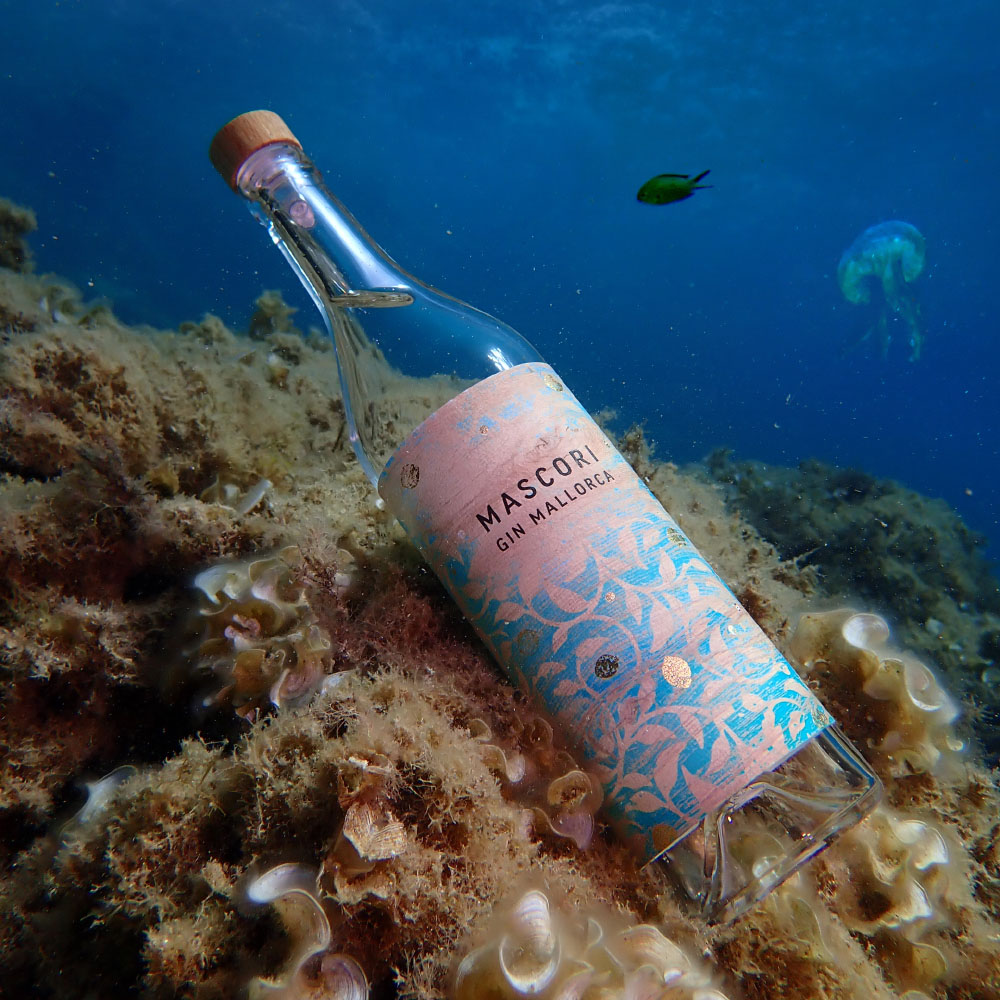 best-gin-mallorca-gin-aus-mallorca-best-rated-premium-gin-Sipsmith-Gin-Ableforth-Bathtub-Gin-waitrose-fruity-gin-citrus-spiced-gin-mercant-mascori-distillery-pareis